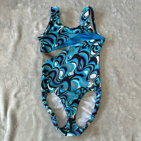 Snowflake Designs - Gymnastics + Dance Sleeveless bodysuit/Leotard.  Size Medium - Picture 1 of 6